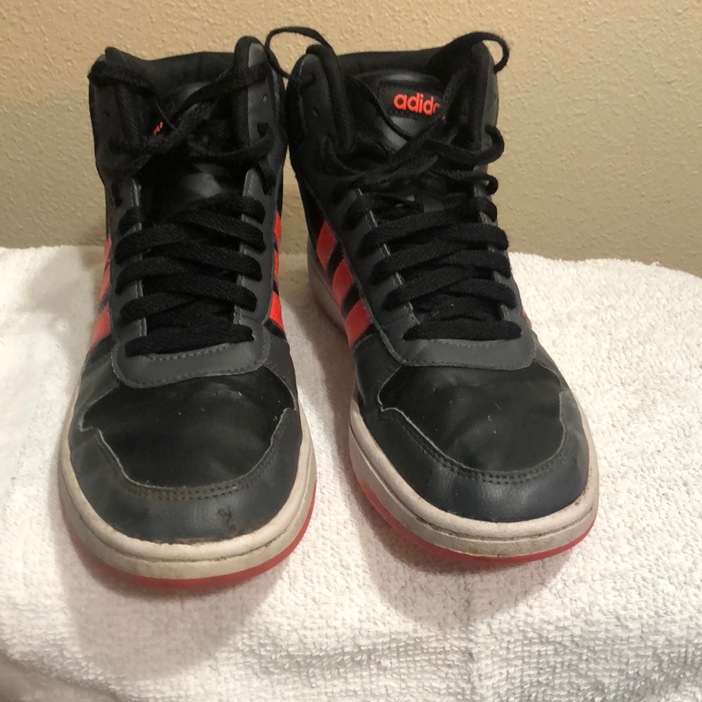 Adidas high top sneakers junior 7